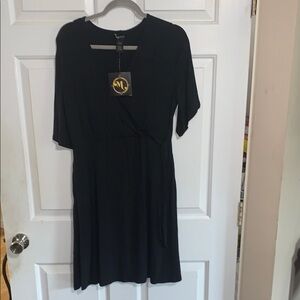 🌺 Black and Gold Midi Dress with Dolman Sleeves